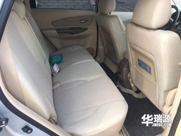 年青动感的城市SUV-现代途胜，首付1万就可开回家